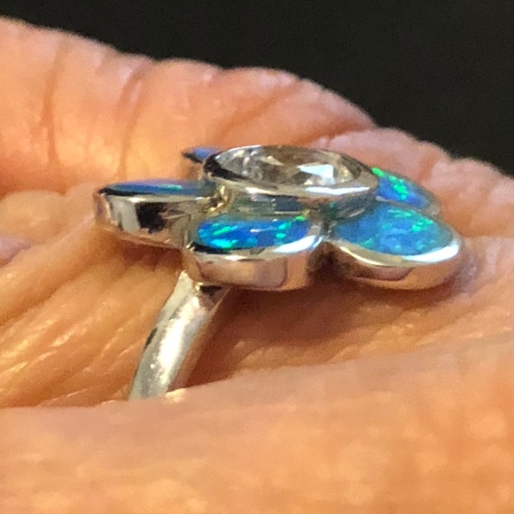 Jenna Blue Silver Flower Ring- NEW IN BOX - Picture 7 of 8